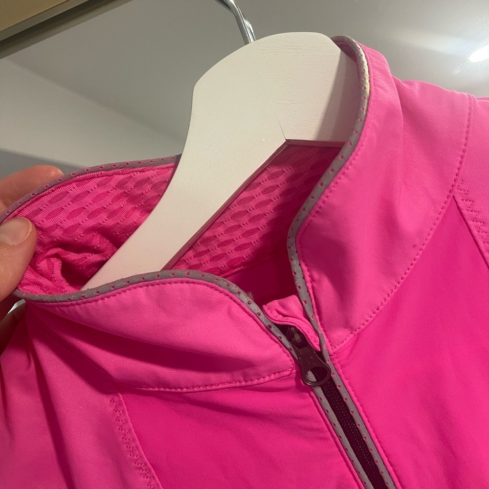 Lululemon Paceline Jacket
Pinkelicious size 6 cycling workout hoodless zip up - Picture 13 of 14
